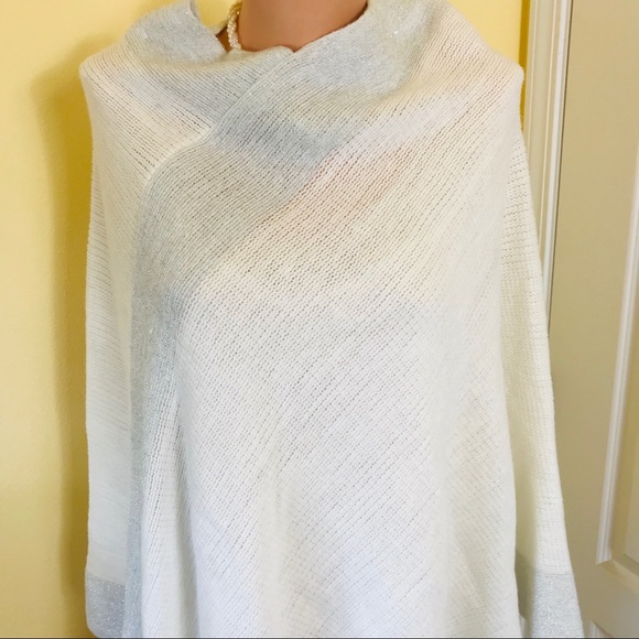 Just Jamie Ivory Lurex Border Poncho - Picture 3 of 4